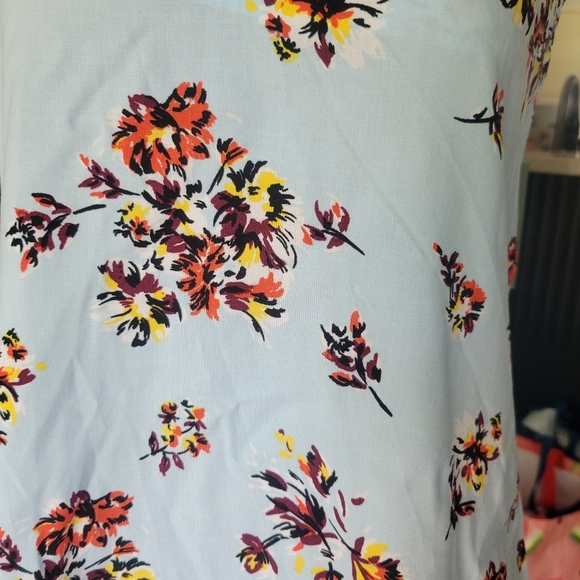 No Boundaries Tank - Picture 4 of 6